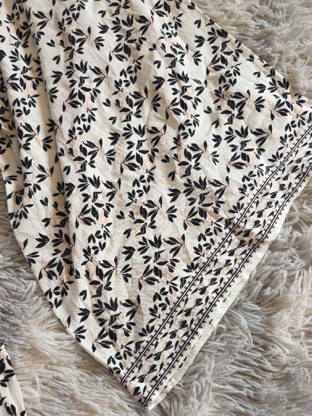 Max Studio Cream Wide-Leg Pants with Black Leaf Print - Picture 3 of 6